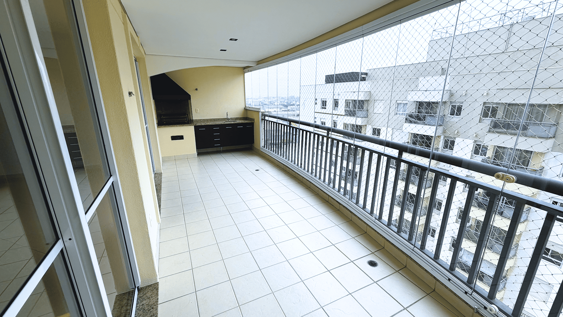 Apartamento no Condomínio Montblanc
